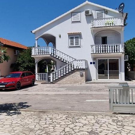 Apartmani Ira فير المظهر الخارجي الصورة