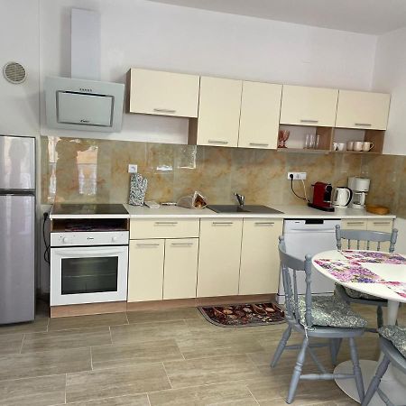 Apartmani Ira فير المظهر الخارجي الصورة