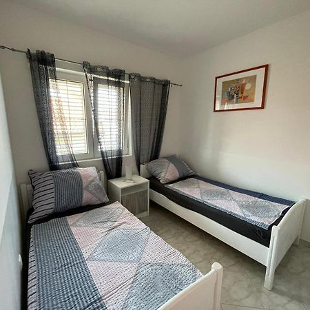 Apartmani Ira فير الغرفة الصورة