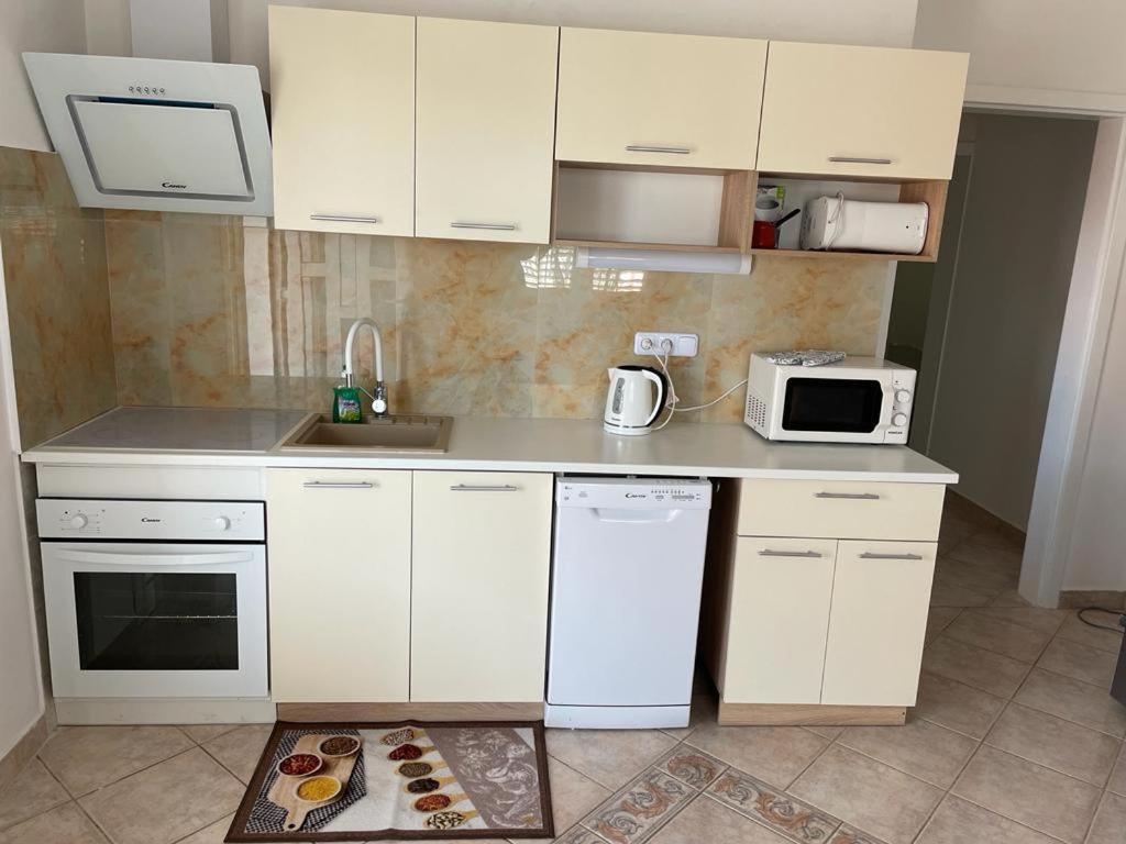 Apartmani Ira فير المظهر الخارجي الصورة