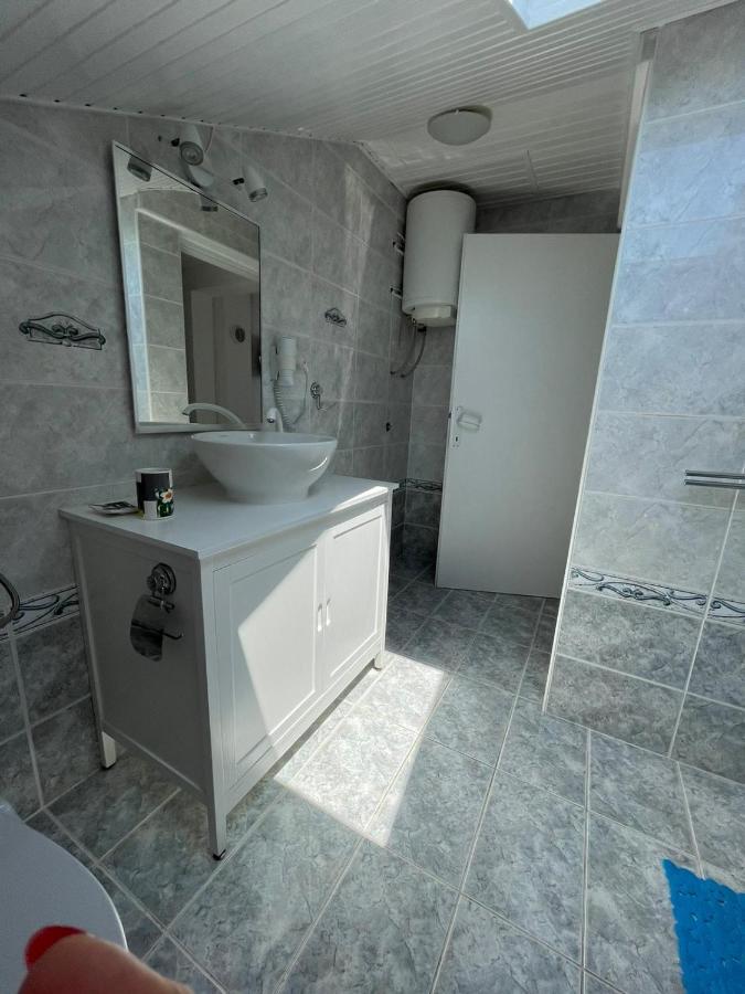 Apartmani Ira فير المظهر الخارجي الصورة