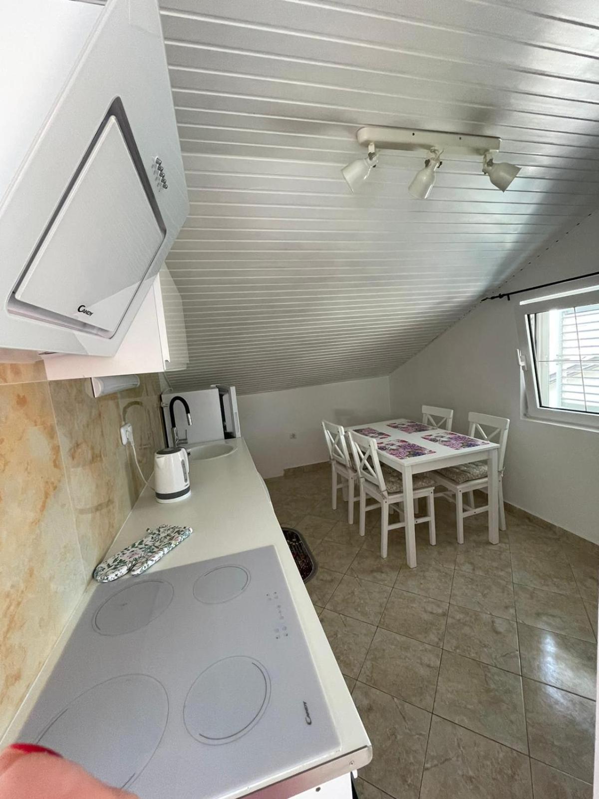 Apartmani Ira فير الغرفة الصورة