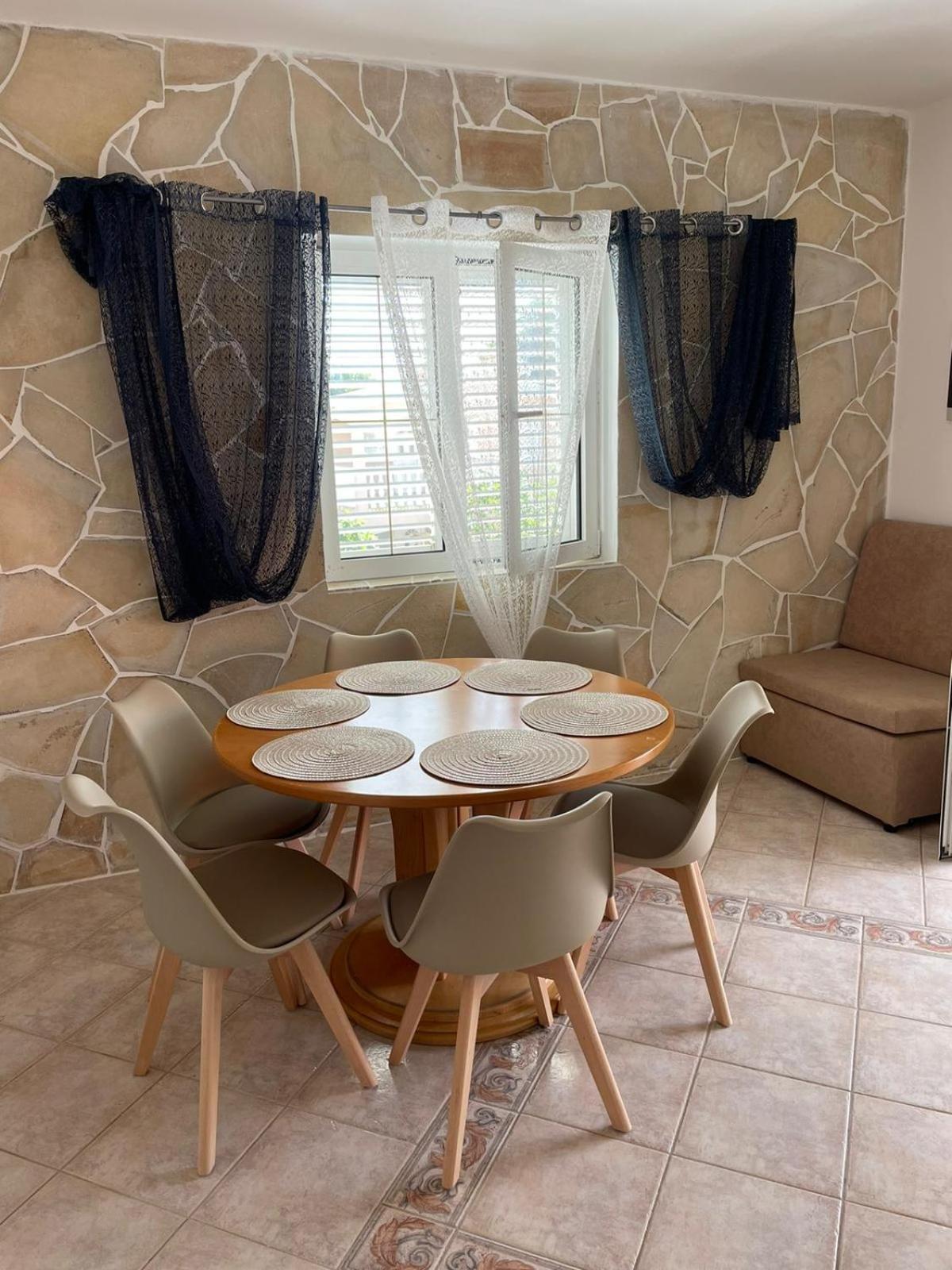 Apartmani Ira فير الغرفة الصورة